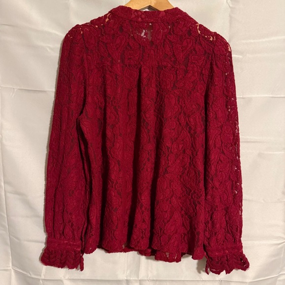 Elegant Red Lace Blouse - Picture 2 of 10